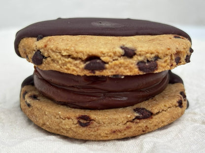 Alfajor Chips de Chocolate y Baño chocolate negro